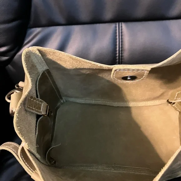 RARE Portland Leather Butterfly Bucket Crossbody bag in Anjou - Picture 6 of 10